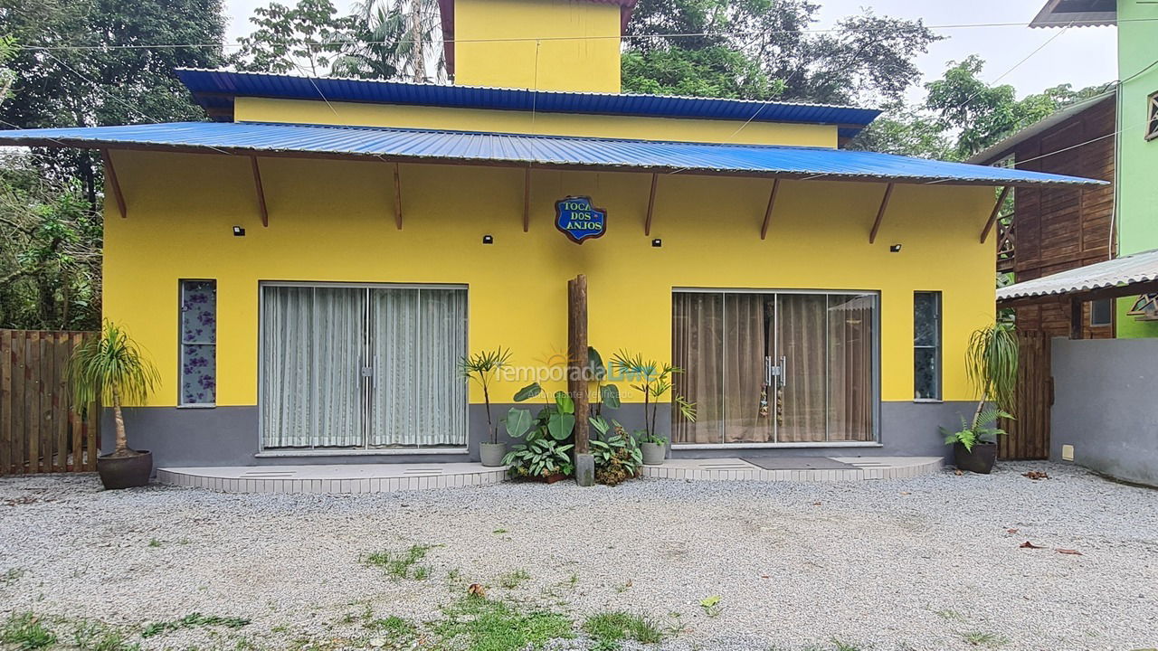 Casa para aluguel de temporada em São Sebastião (Sertão do Camburi)