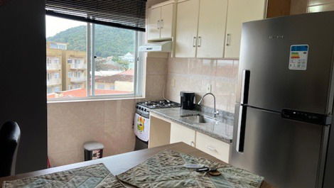 Beautiful Kitinete with AC, WI-FI, garage, 250m from Prainha