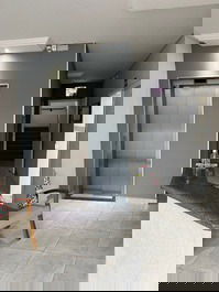 Beautiful Kitinete with AC, WI-FI, garage, 250m from Prainha