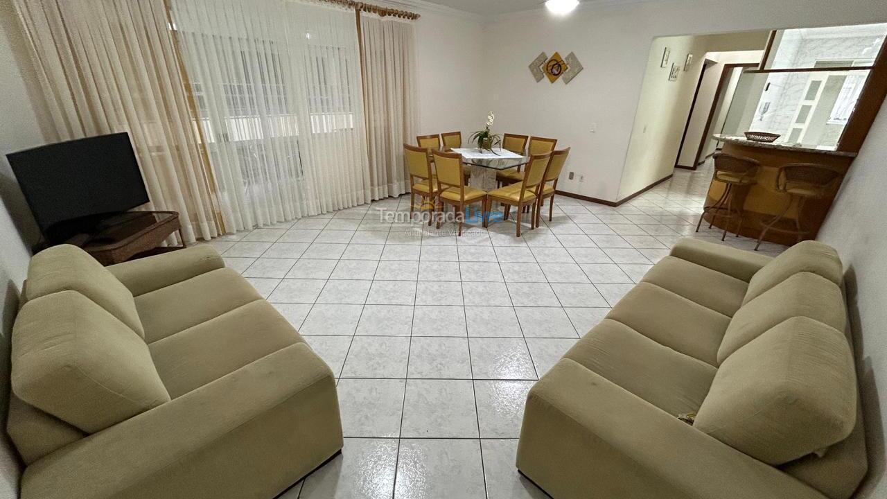 Apartment for vacation rental in Itapema (Centro)