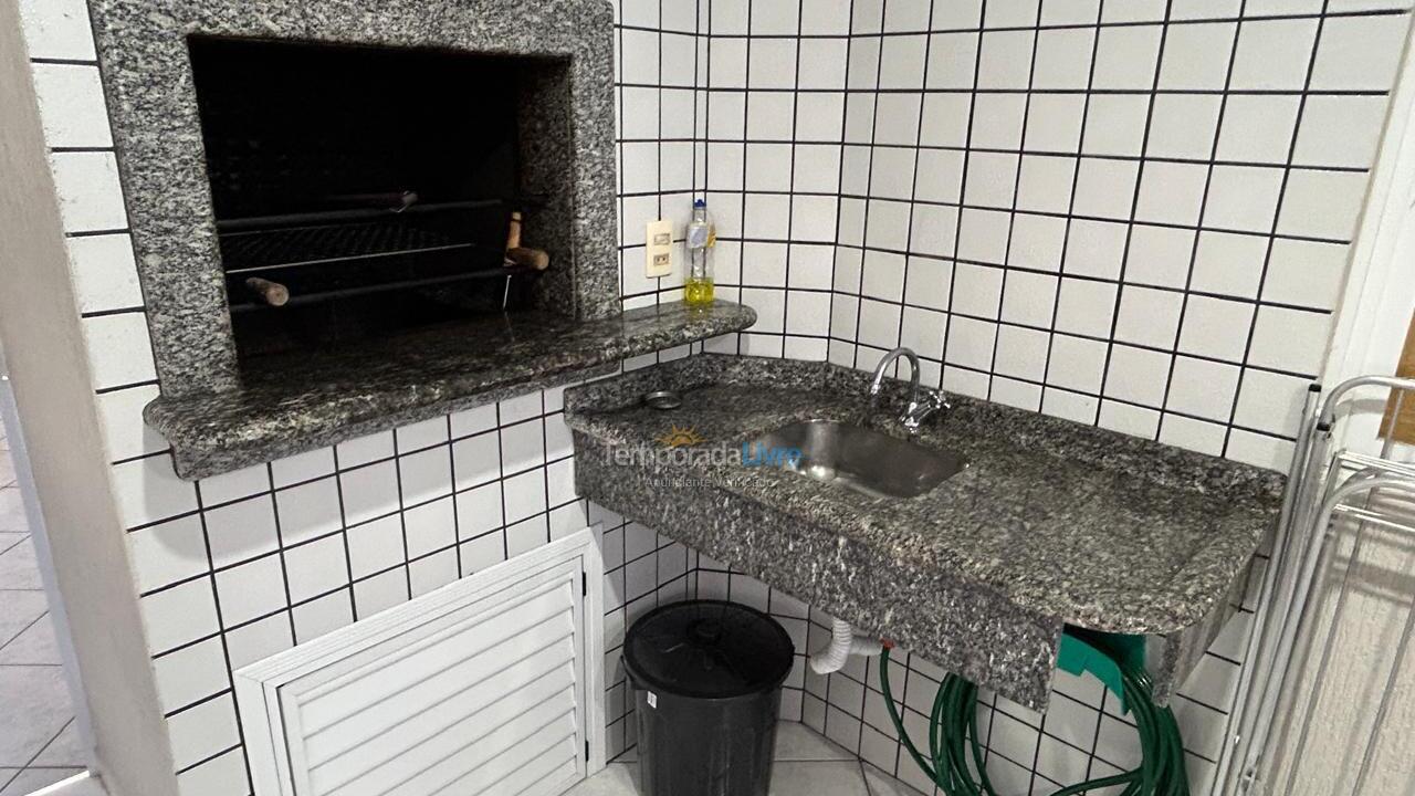Apartment for vacation rental in Itapema (Centro)