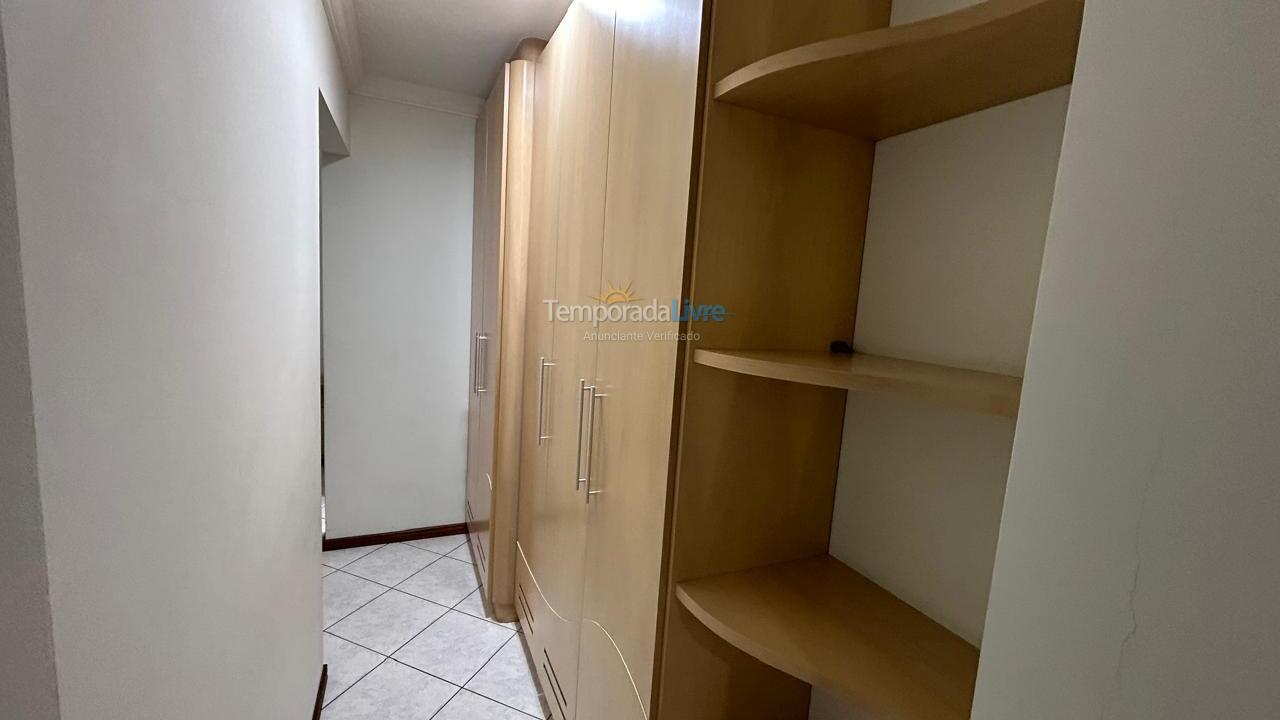 Apartment for vacation rental in Itapema (Centro)