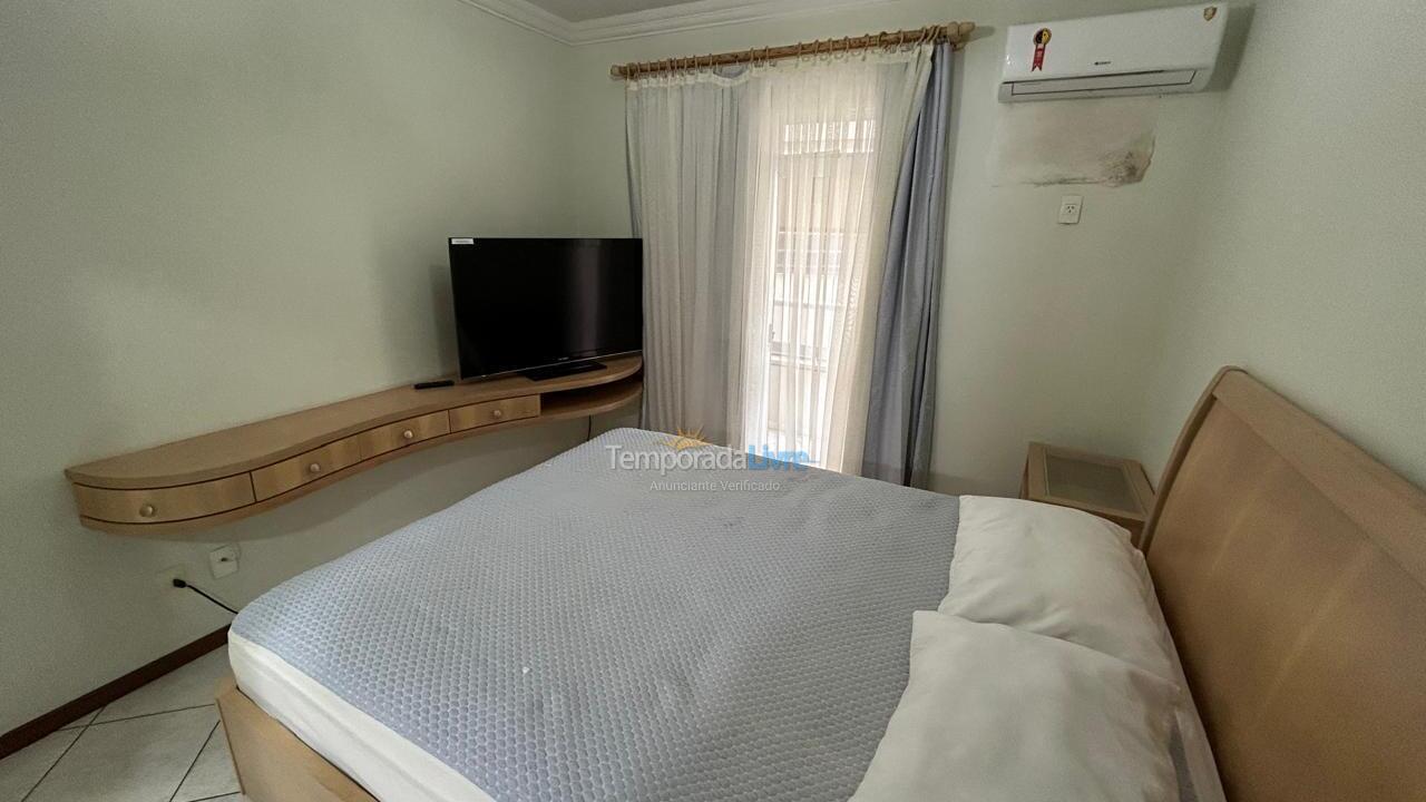 Apartment for vacation rental in Itapema (Centro)