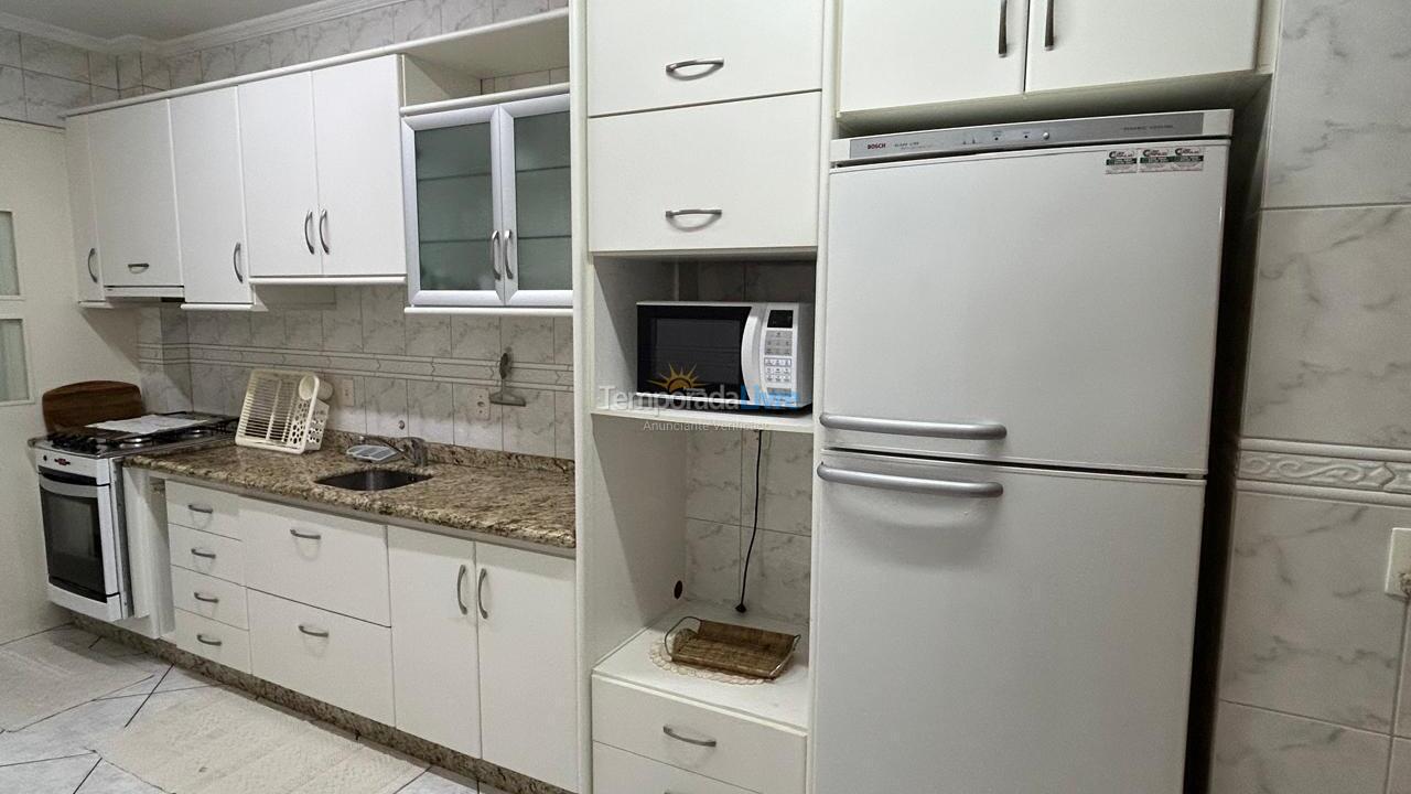 Apartment for vacation rental in Itapema (Centro)