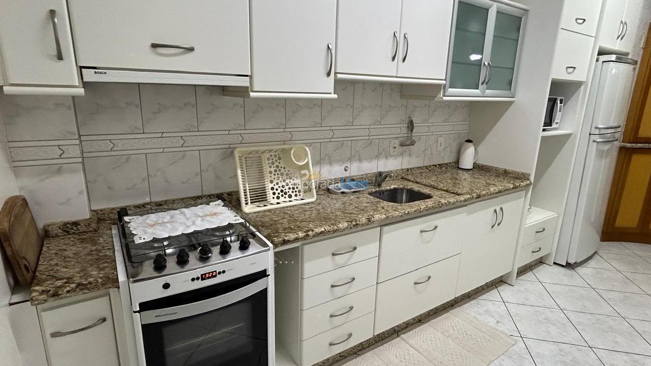 Apartment for vacation rental in Itapema (Centro)
