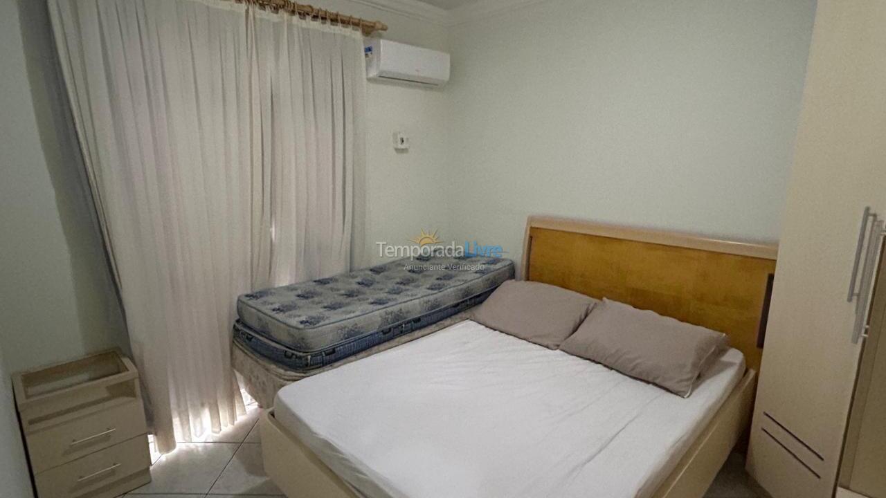 Apartment for vacation rental in Itapema (Centro)