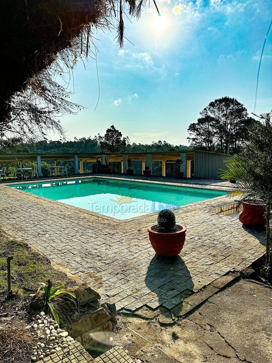 Granja para alquiler de vacaciones em Biritiba Mirim (Sertãozinho)