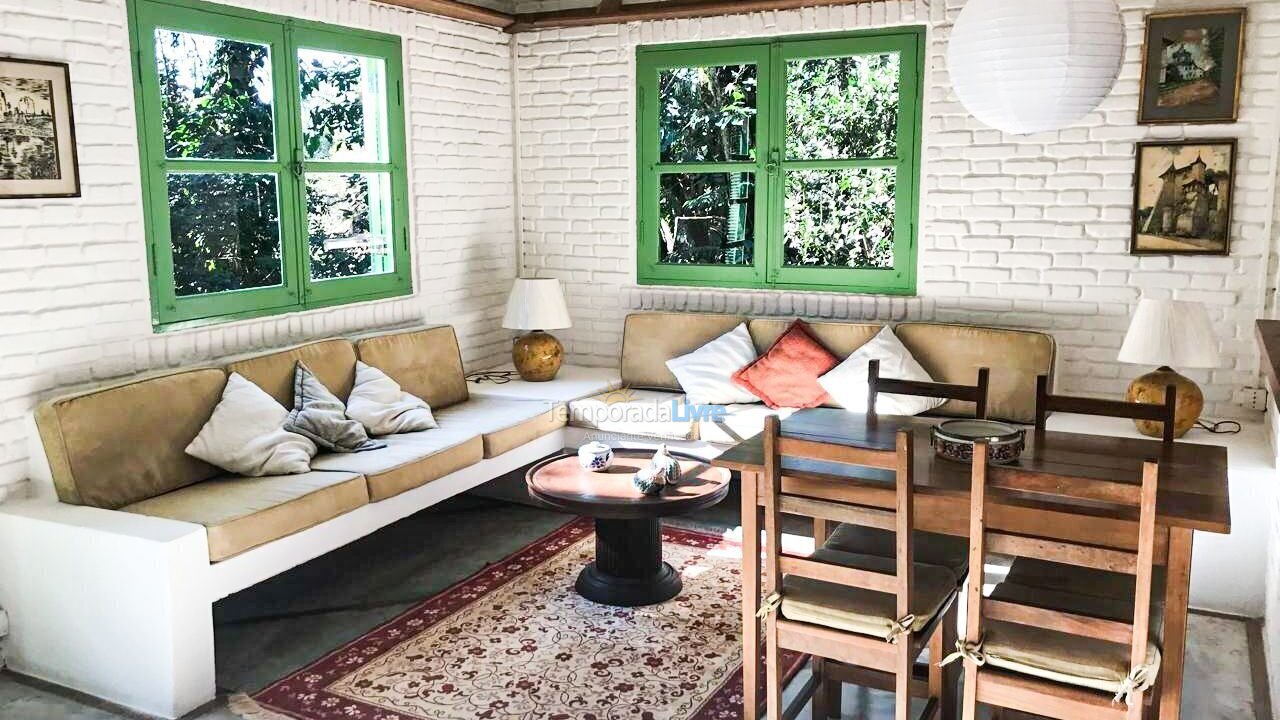 Casa para aluguel de temporada em Cotia (Taboleiro Verde)