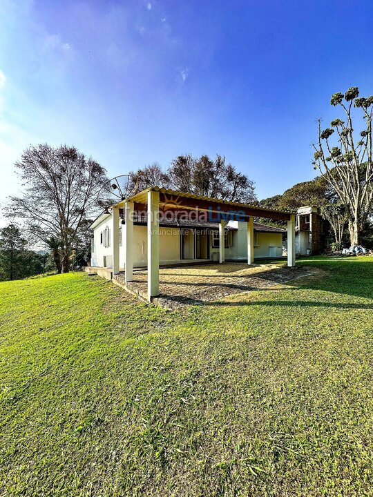 Granja para alquiler de vacaciones em Biritiba Mirim (Sertãozinho)