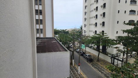 APT. 4 BEDROOMS, 2 SUITES, DOWNTOWN, SEA VIEW, 50 METERS FROM THE BEACH, 1 PARKING SPACE, 11 PEOPLE