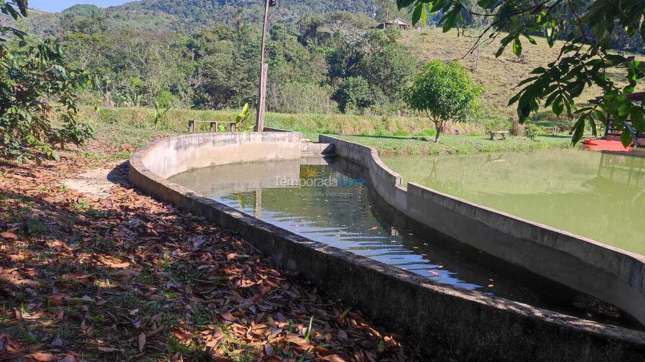 Granja para alquiler de vacaciones em Monteiro Lobato (Estrada do Micheleto Bairro dos Souzas)