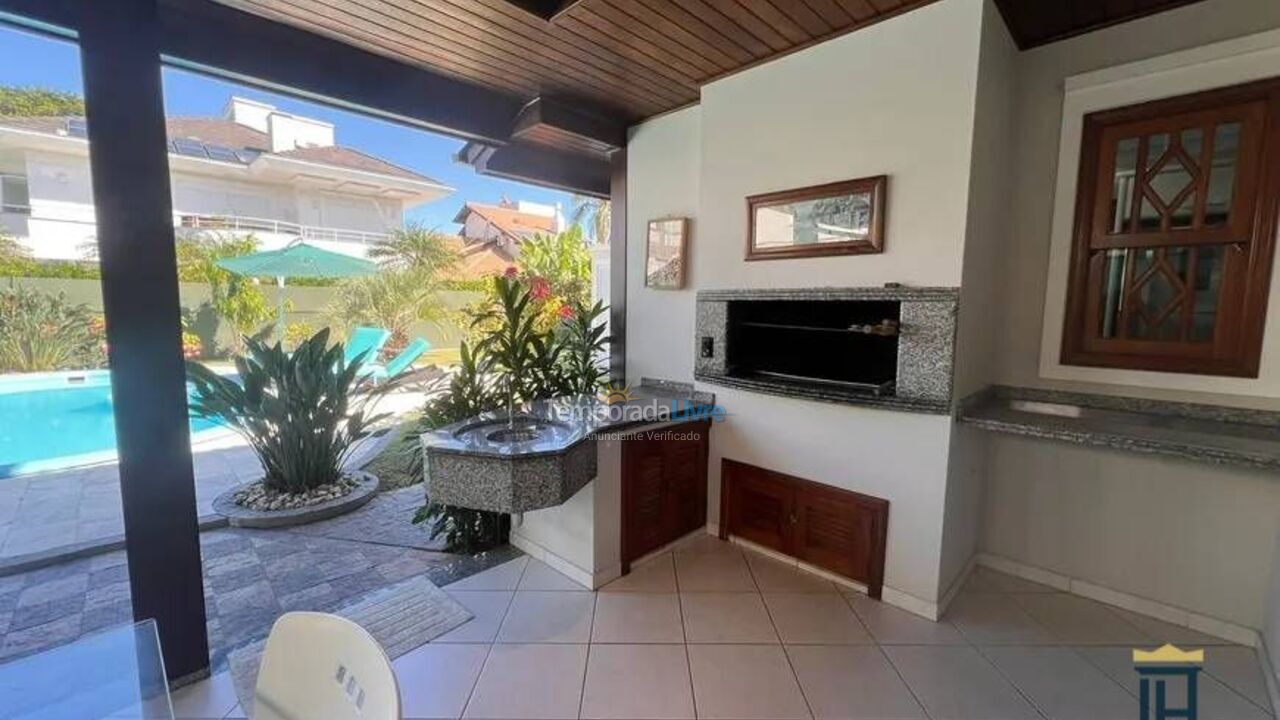 House for vacation rental in Florianopolis (Jurerê Internacional)