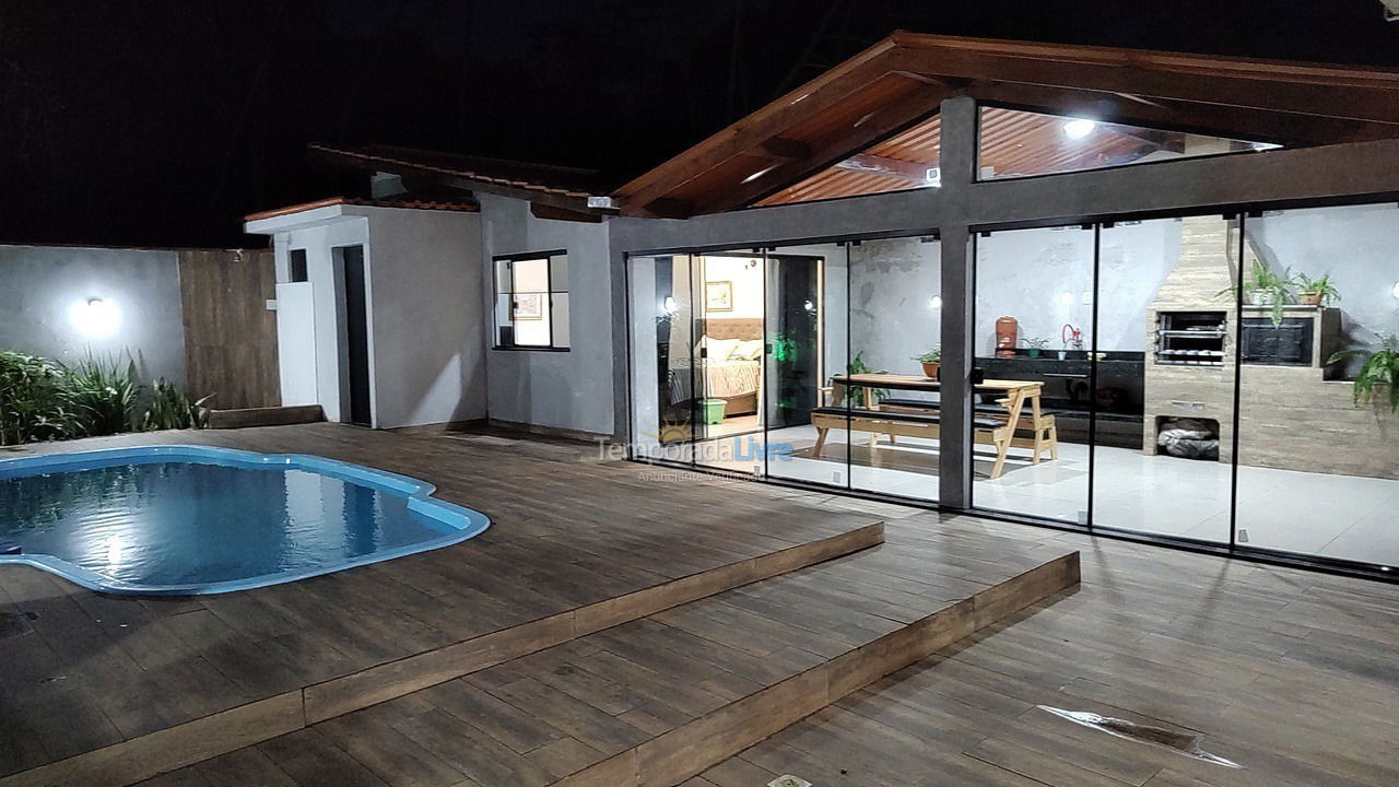 Casa para aluguel de temporada em Navegantes (Meia Praia)