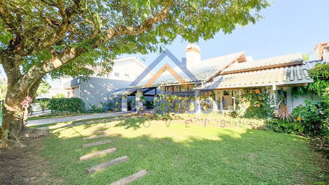 Linda Casa Piscina Custo Benefício Jurere Internacional Florianópolis