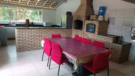 Sitio com uma linda piscina e área gourmet LT0027