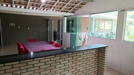 Sitio com uma linda piscina e área gourmet LT0027