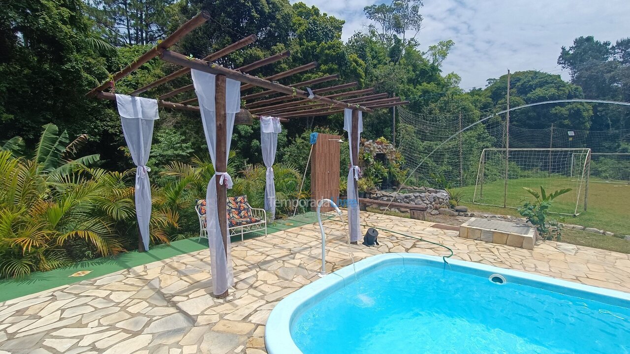 Casa para alquiler de vacaciones em São Lourenço da Serra (Paiol do Meio)