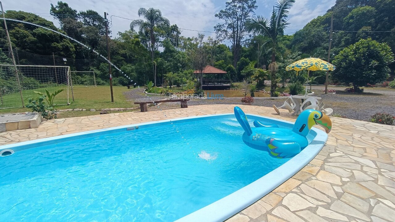 Casa para aluguel de temporada em São Lourenço da Serra (Paiol do Meio)