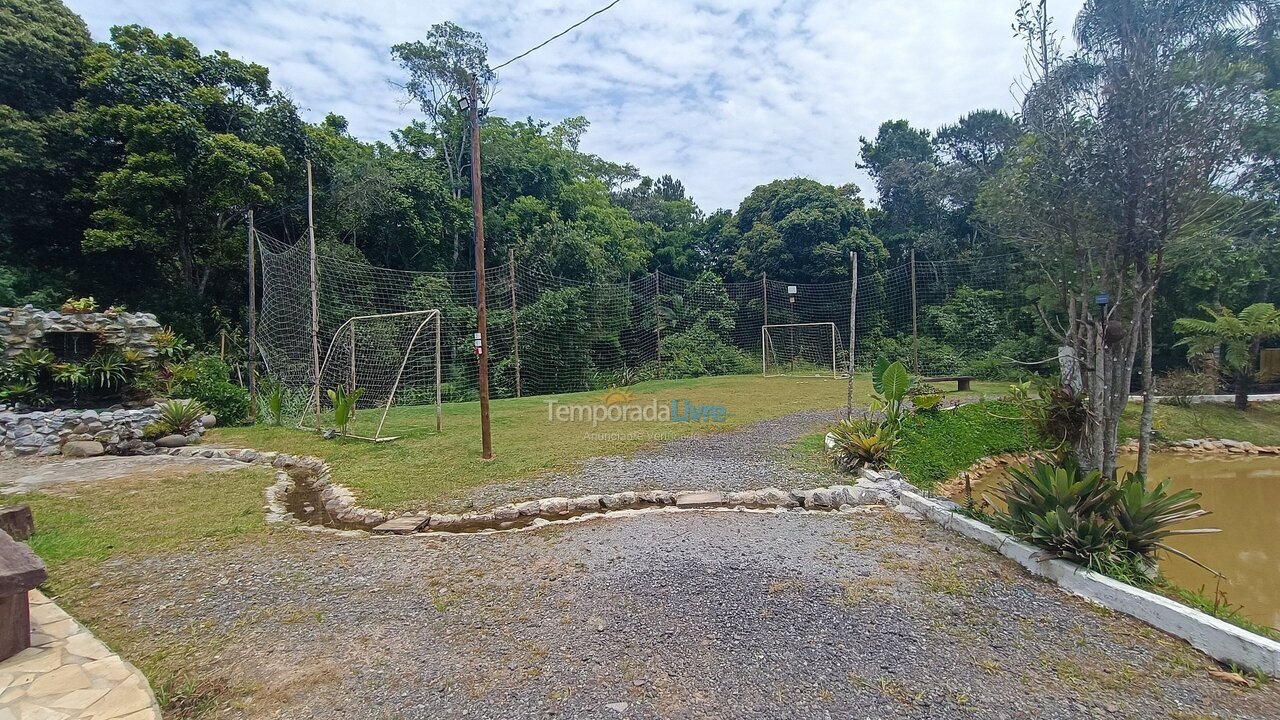 Casa para alquiler de vacaciones em São Lourenço da Serra (Paiol do Meio)