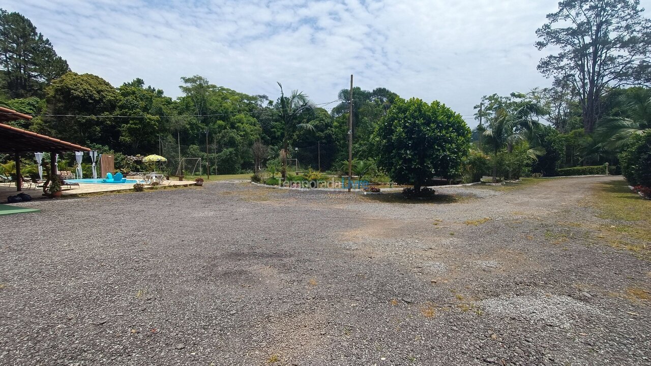 Casa para aluguel de temporada em São Lourenço da Serra (Paiol do Meio)