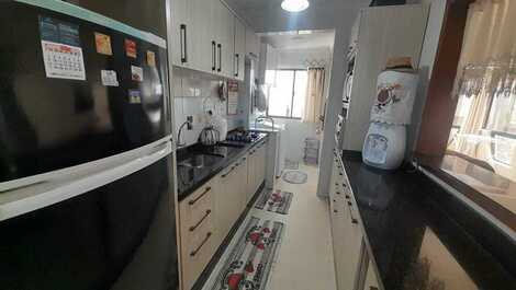 APARTAMENTO 2 DORMIT. EM MEIA PRAIA