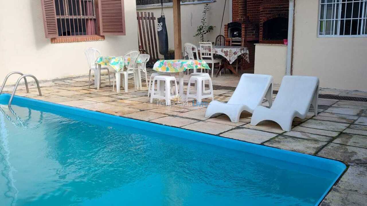 Casa para alquiler de vacaciones em Caraguatatuba (Massaguaçu)