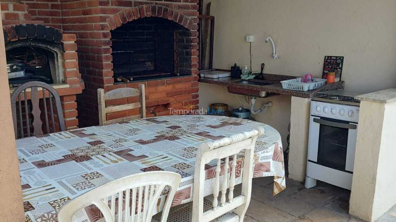 Casa para aluguel de temporada em Caraguatatuba (Massaguaçu)