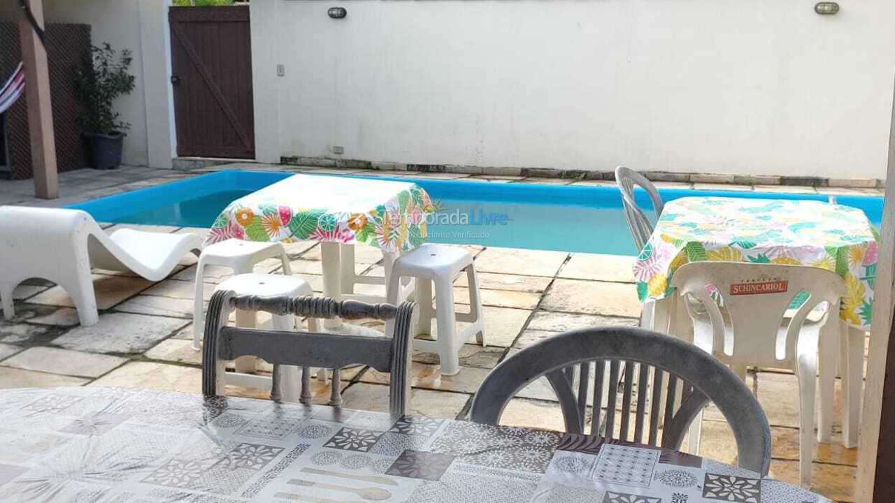 Casa para alquiler de vacaciones em Caraguatatuba (Massaguaçu)