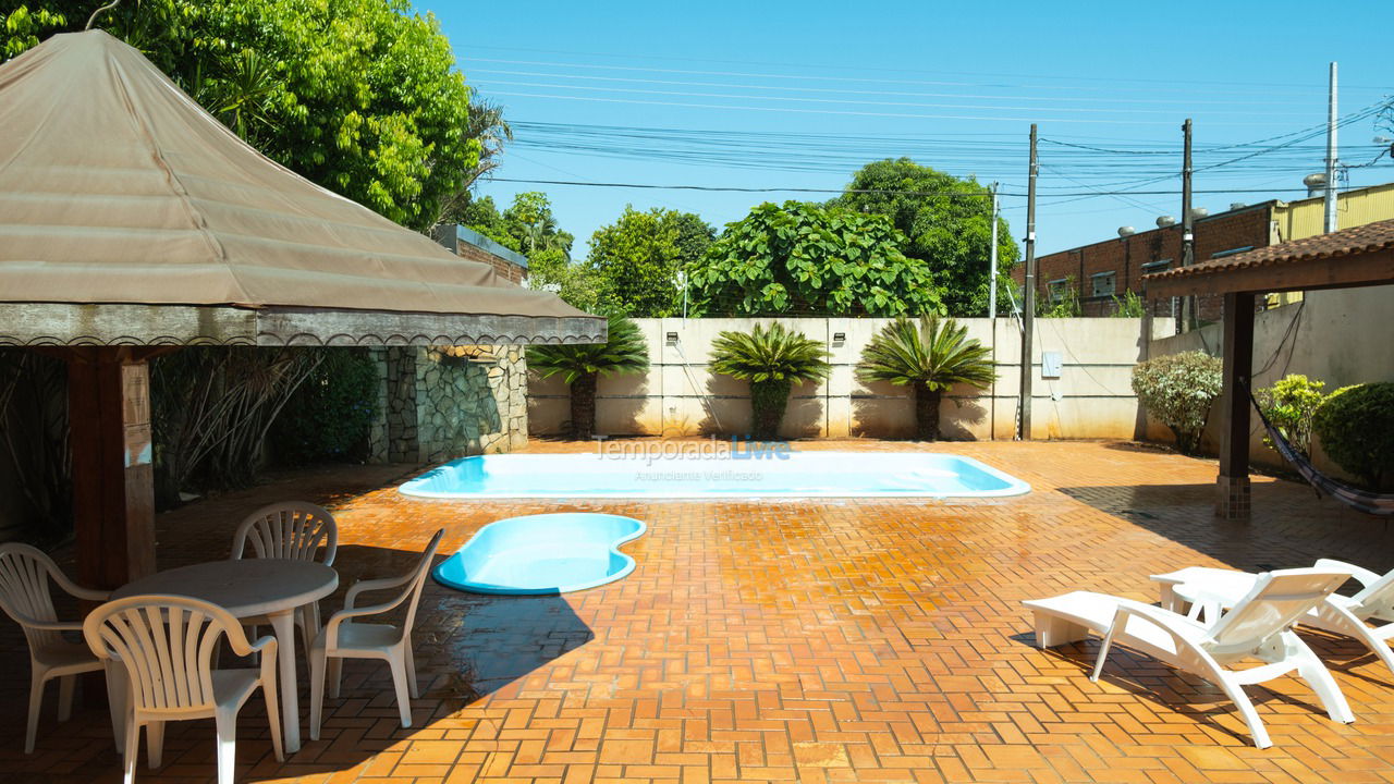 Casa para aluguel de temporada em Foz do Iguaçu (Vila Adriana)