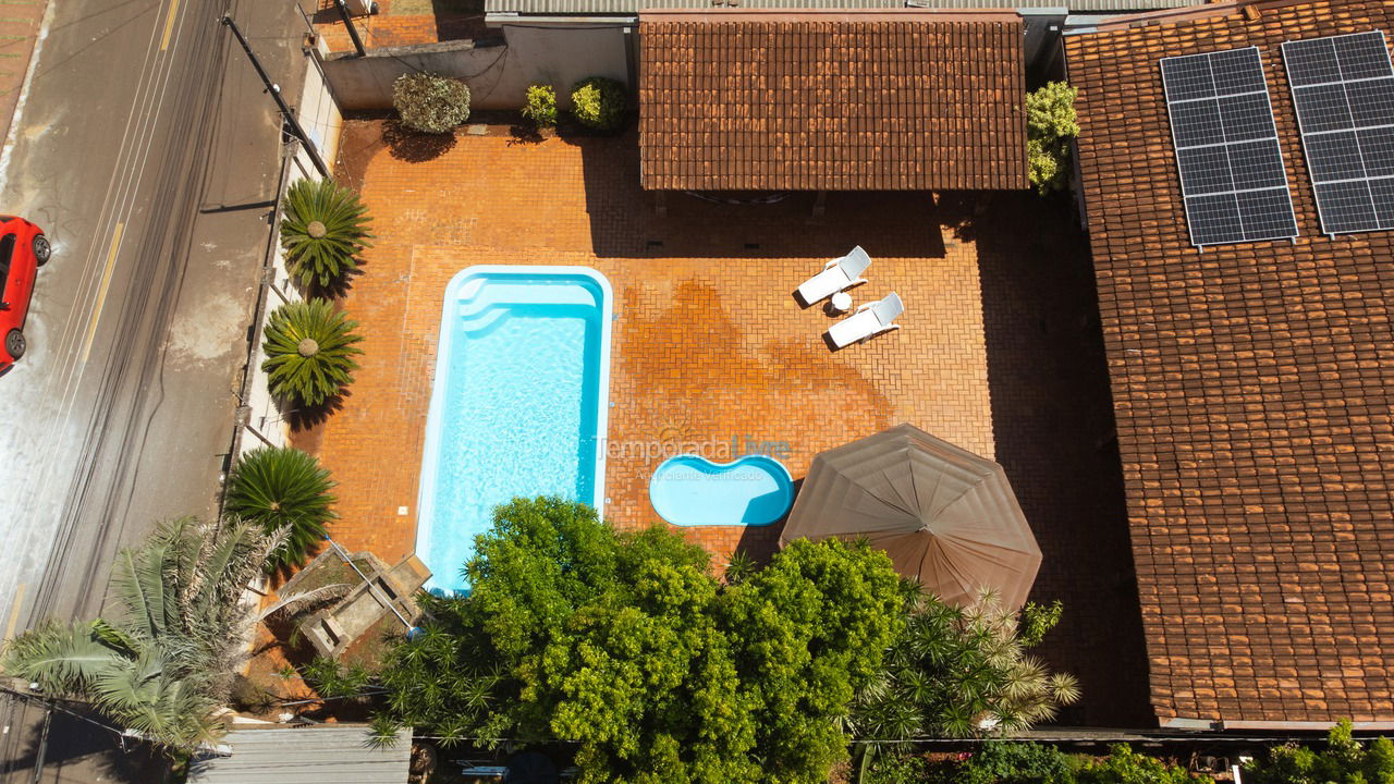 Casa para aluguel de temporada em Foz do Iguaçu (Vila Adriana)