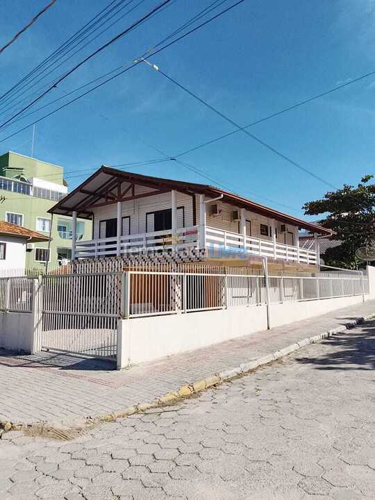 Casa para alquiler de vacaciones em Bombinhas (Praia de Quatro Ilhas)