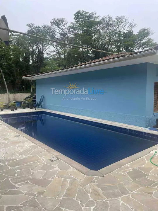 Casa para aluguel de temporada em Guarujá (Jardim Guaiuba)