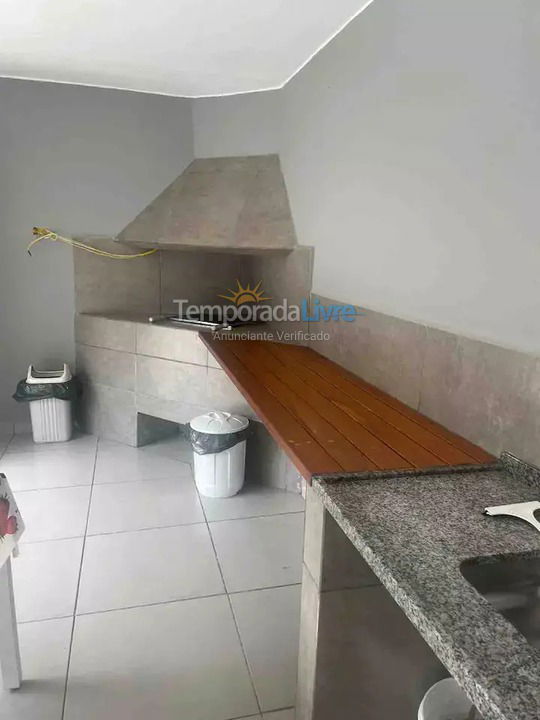 Casa para aluguel de temporada em Guarujá (Jardim Guaiuba)