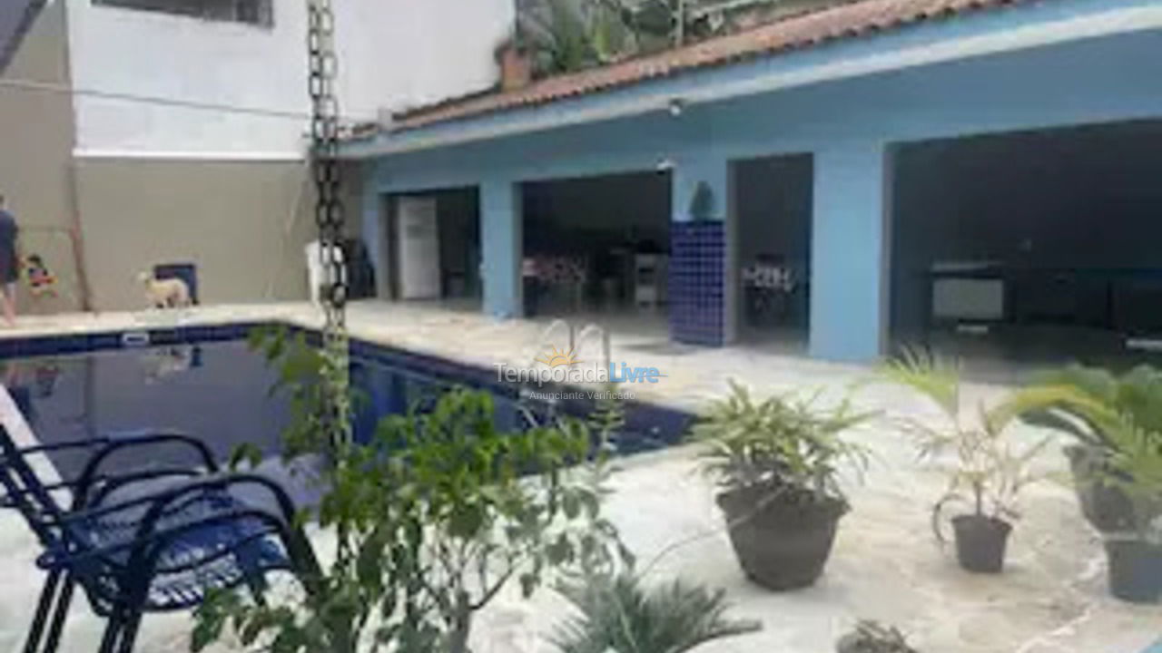 Casa para aluguel de temporada em Guarujá (Jardim Guaiuba)