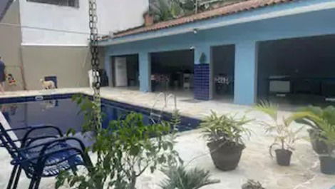 Casa, 200m da praia, churrasqueira piscina e ping-pong