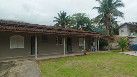 CASA DE PRAIA EM UBATUBA (PRAIA MARANDUBA - PRÓXIMO A CACHOEIRAS)