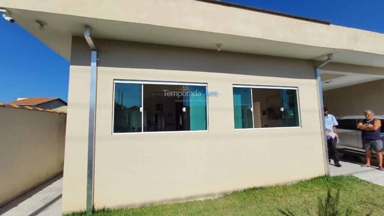 Casa para alquiler de vacaciones em Caraguatatuba (Praia das Palmeiras)