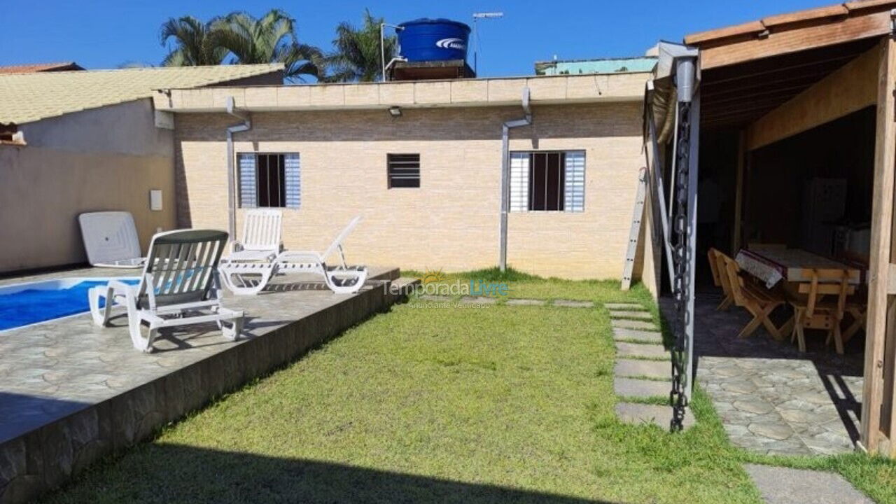 Casa para alquiler de vacaciones em Caraguatatuba (Praia das Palmeiras)