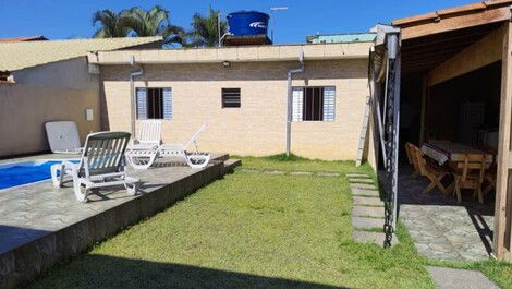 Casa espaçosa com piscina no Litoral Norte