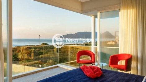Beautiful Mansion in a gated community in the Morro das Pedras neighborhood