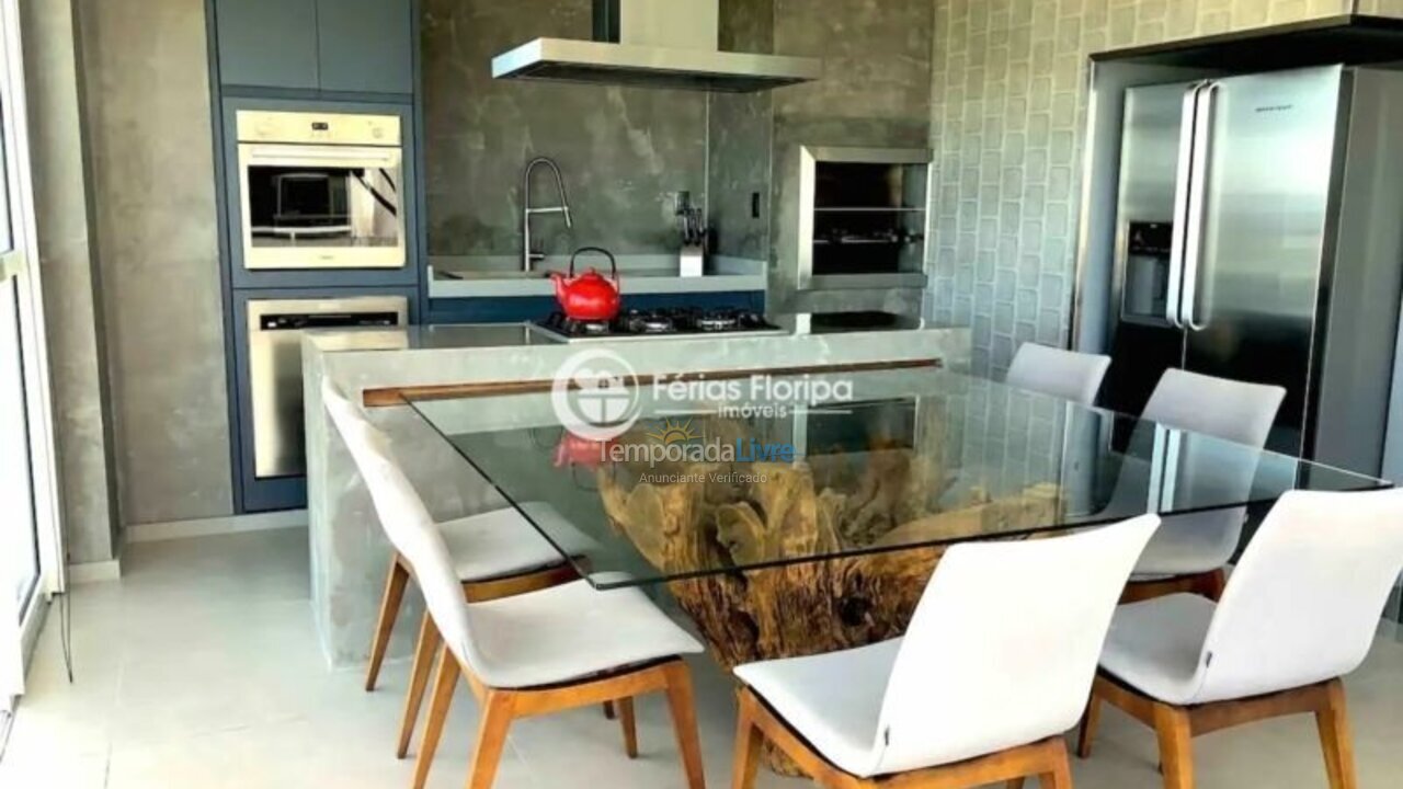 Apartamento para aluguel de temporada em Florianópolis (Novo Campeche)