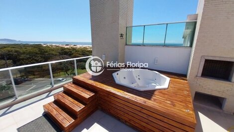 Excellent Penthouse 3 Bedrooms with Jacuzzi, Sea View