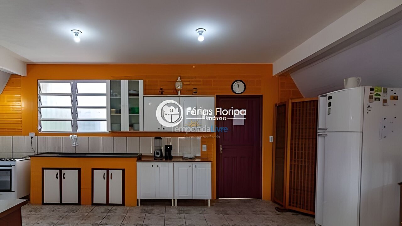 Casa para aluguel de temporada em Florianopolis (Campeche)