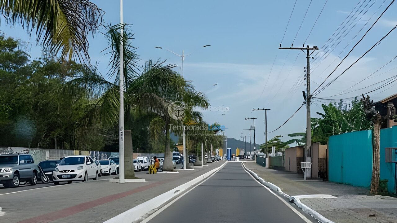 Casa para aluguel de temporada em Florianopolis (Campeche)