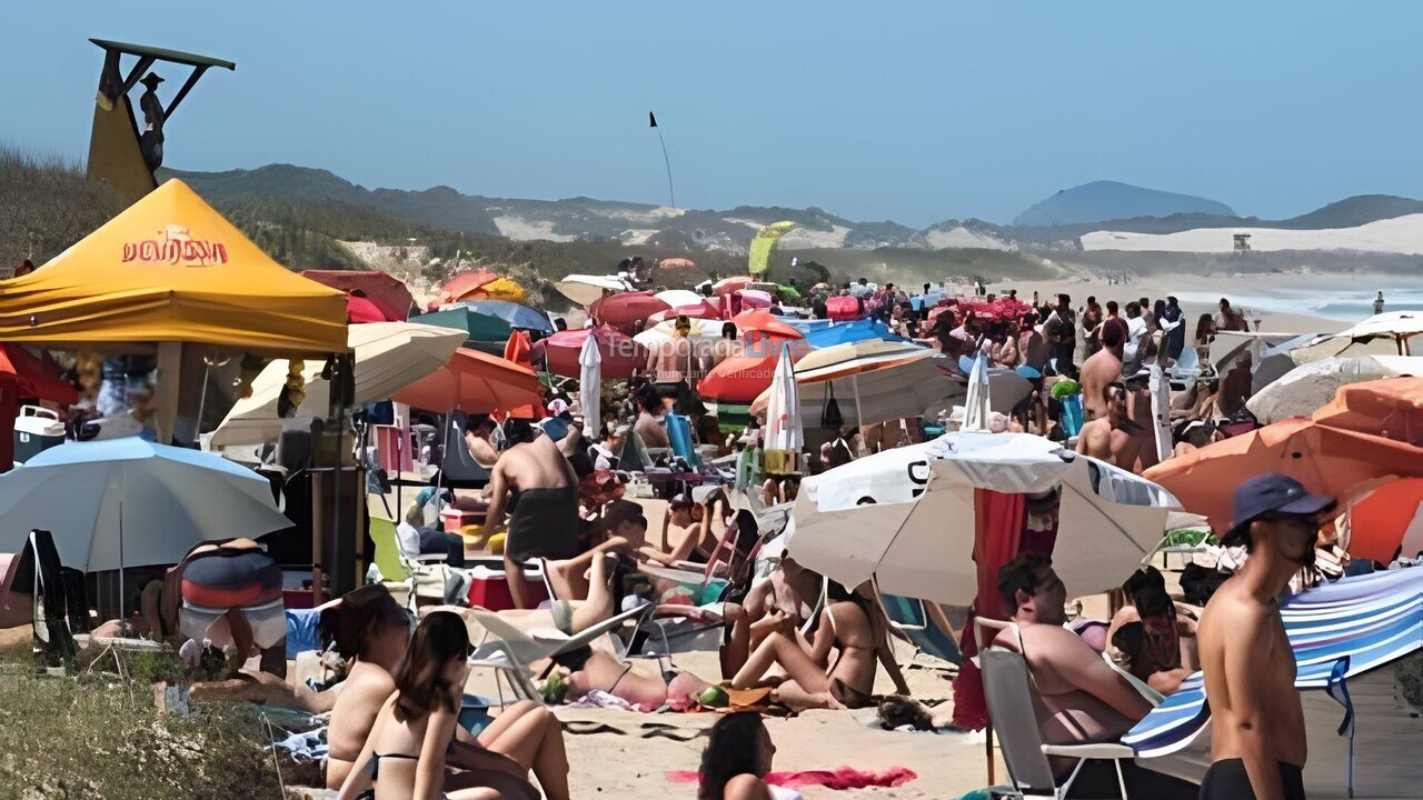 Casa para aluguel de temporada em Florianopolis (Campeche)