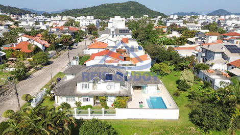 HERMOSA CASA FAMILIAR JURERE FLORIANOPOLIS