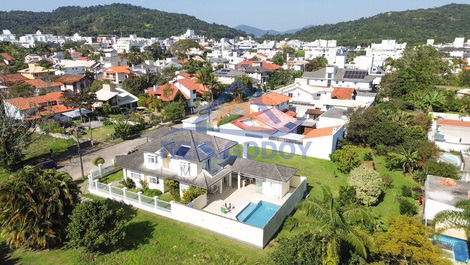 HERMOSA CASA FAMILIAR JURERE FLORIANOPOLIS