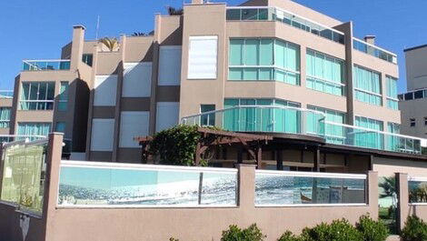 Apartamento con 3 Suites Frente/Mar