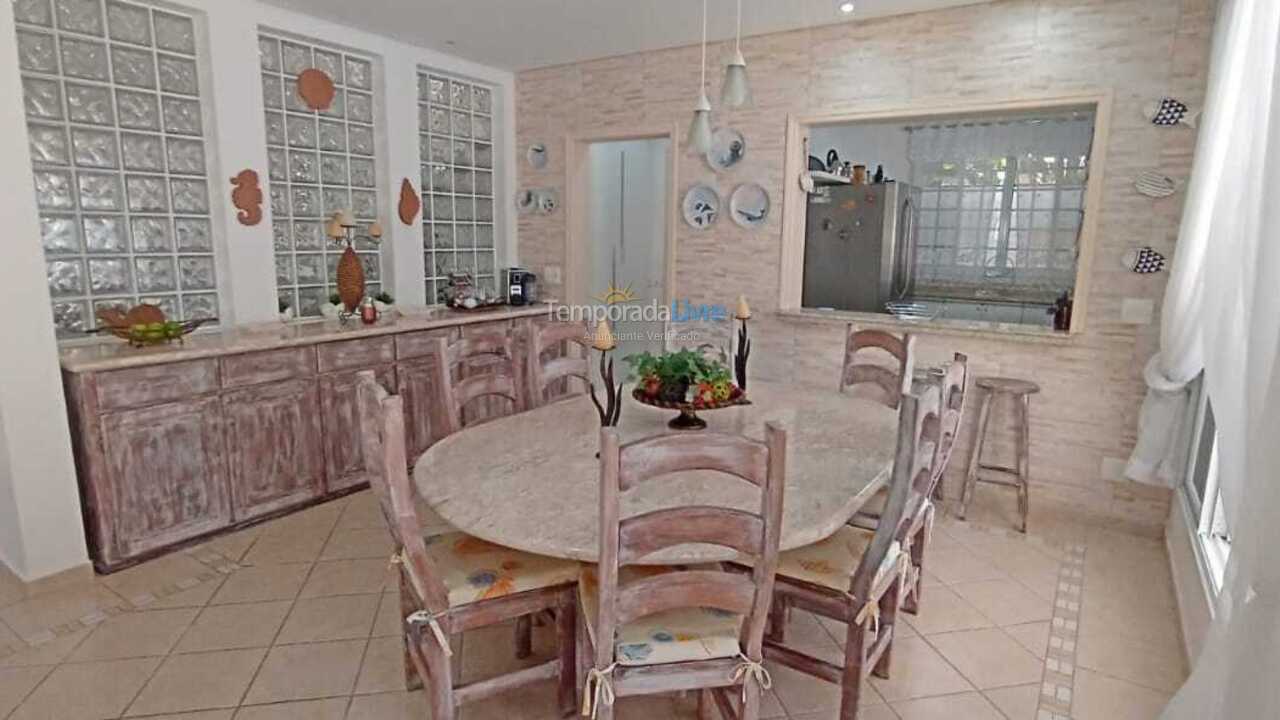 Casa para alquiler de vacaciones em São Sebastião (Praia da Baleia)