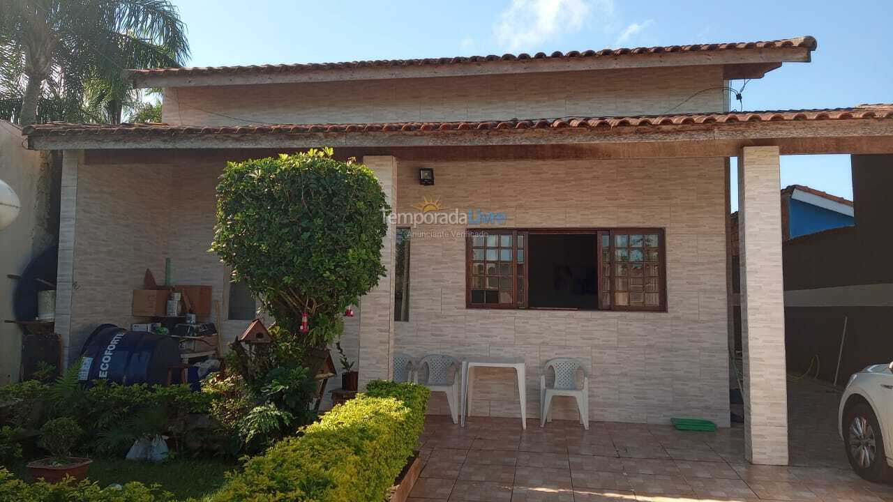 Casa para aluguel de temporada em Peruíbe (Balneario Maria Helena Novaes)